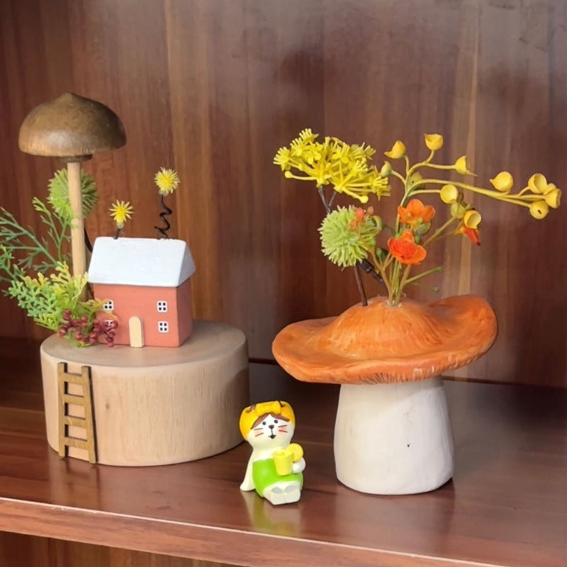 Hand painted small size ceramic mushroom vase decoration