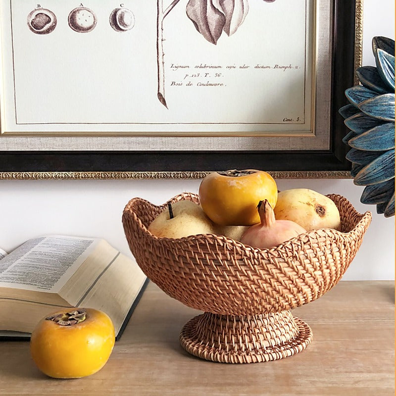 Flower-shaped pedestal rattan fruit bowl