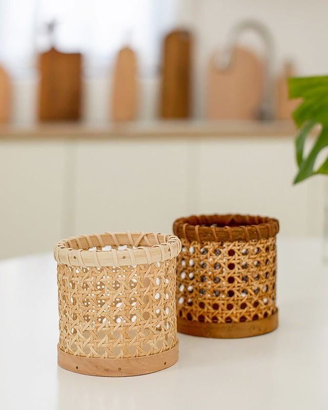 Hollow Rattan Makeup Brush Holder