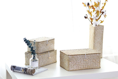 White Seagrass Baskets with Lid