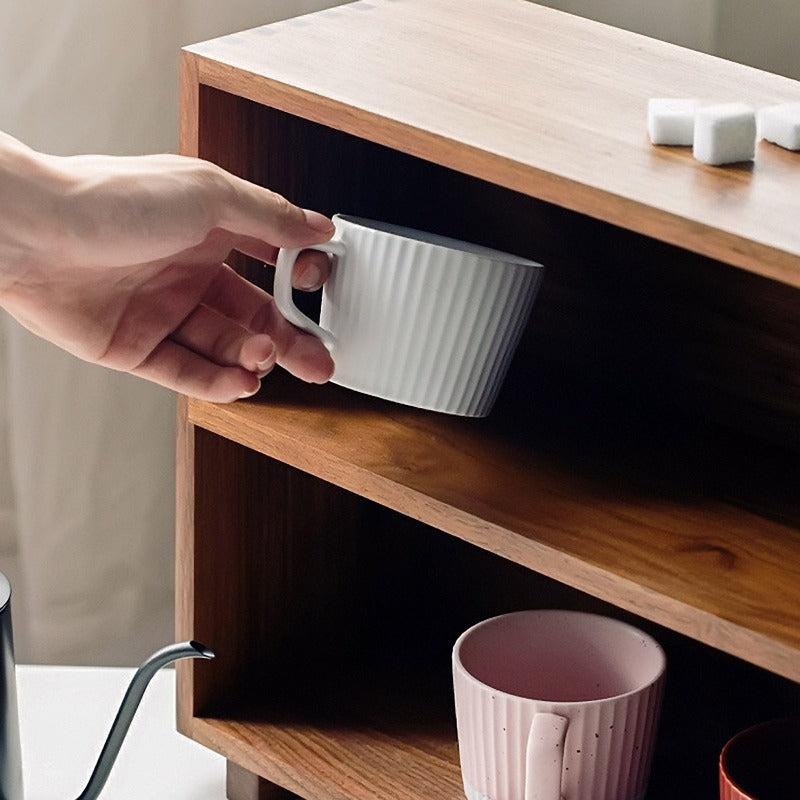 Wooden Mugs Storage